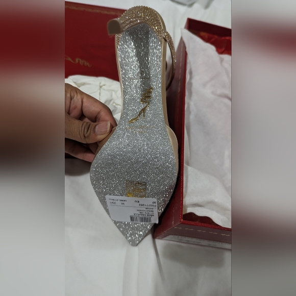 New Rene Caovilla Satin Champagne Heels size 37 - Picture 6 of 8